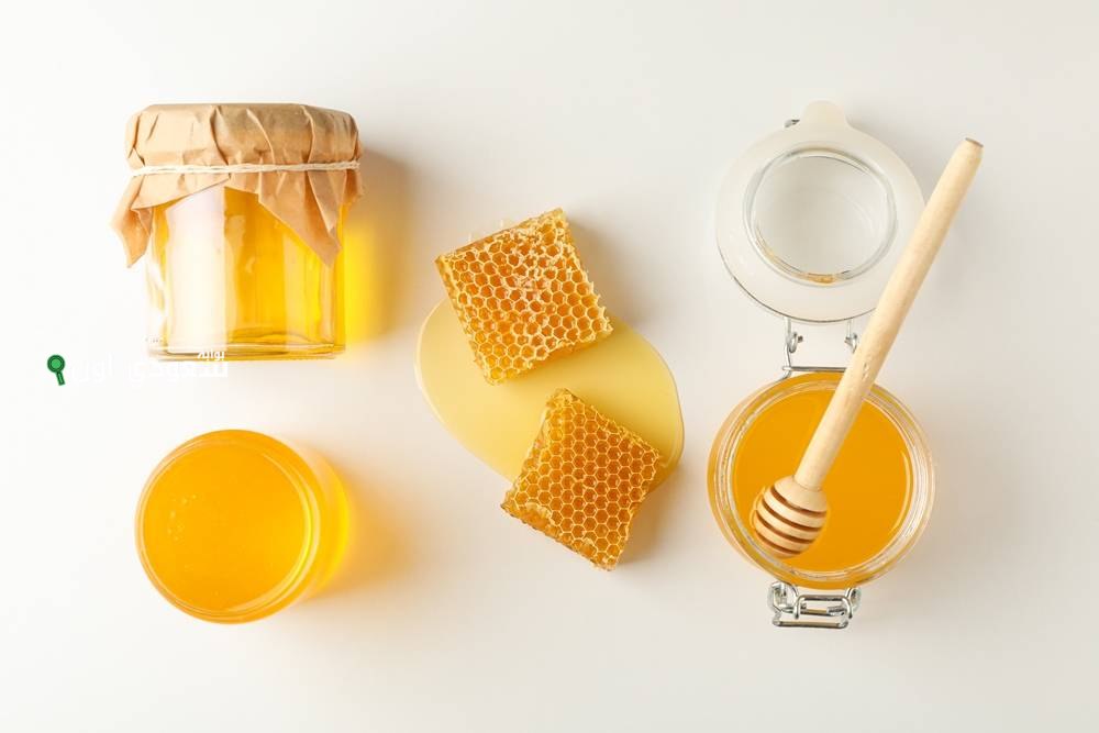 هاتي بيضة ومعلقة عسل وادهني شعرك وهتودعي الجفاف والتقصف للأبد