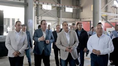 رئيس الوزراء يتفقد مصانع التوكل للصناعات الحديدية