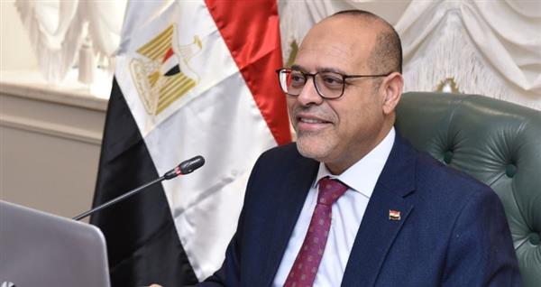 وزير العمل يعلن عن إجازات رسميه يوم الاثنين والخميس