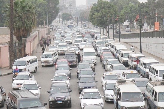 تأخر حركة السيارات في شوارع وميادين القاهرة والجيزة