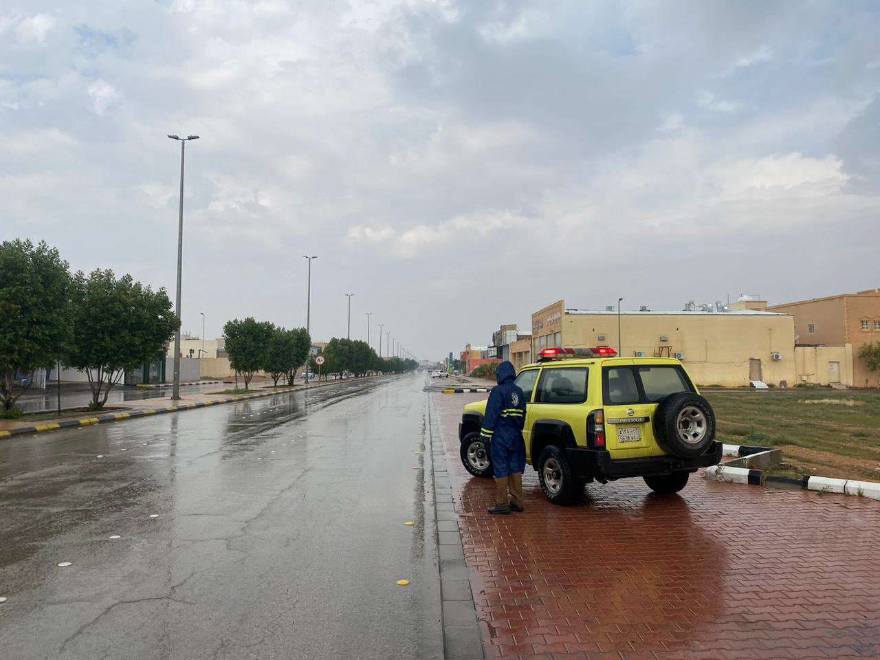 الدفاع المدني يحذر سكان مكة وعسير والباحة من الأمطار الغزيرة