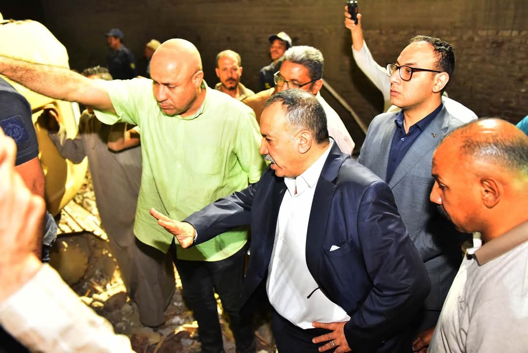 متابعة محافظ أسيوط العقار المنهار في حي غرب