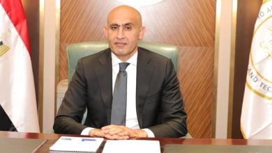 وزير التعليم يمنح إجازة للمعلمين وطلاب المدارس والمعاهد الأزهرية