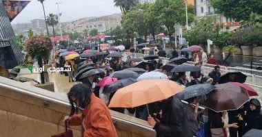 طوابير طويلة أمام بوابة عرض فيلم عائشة بمهرجان كان