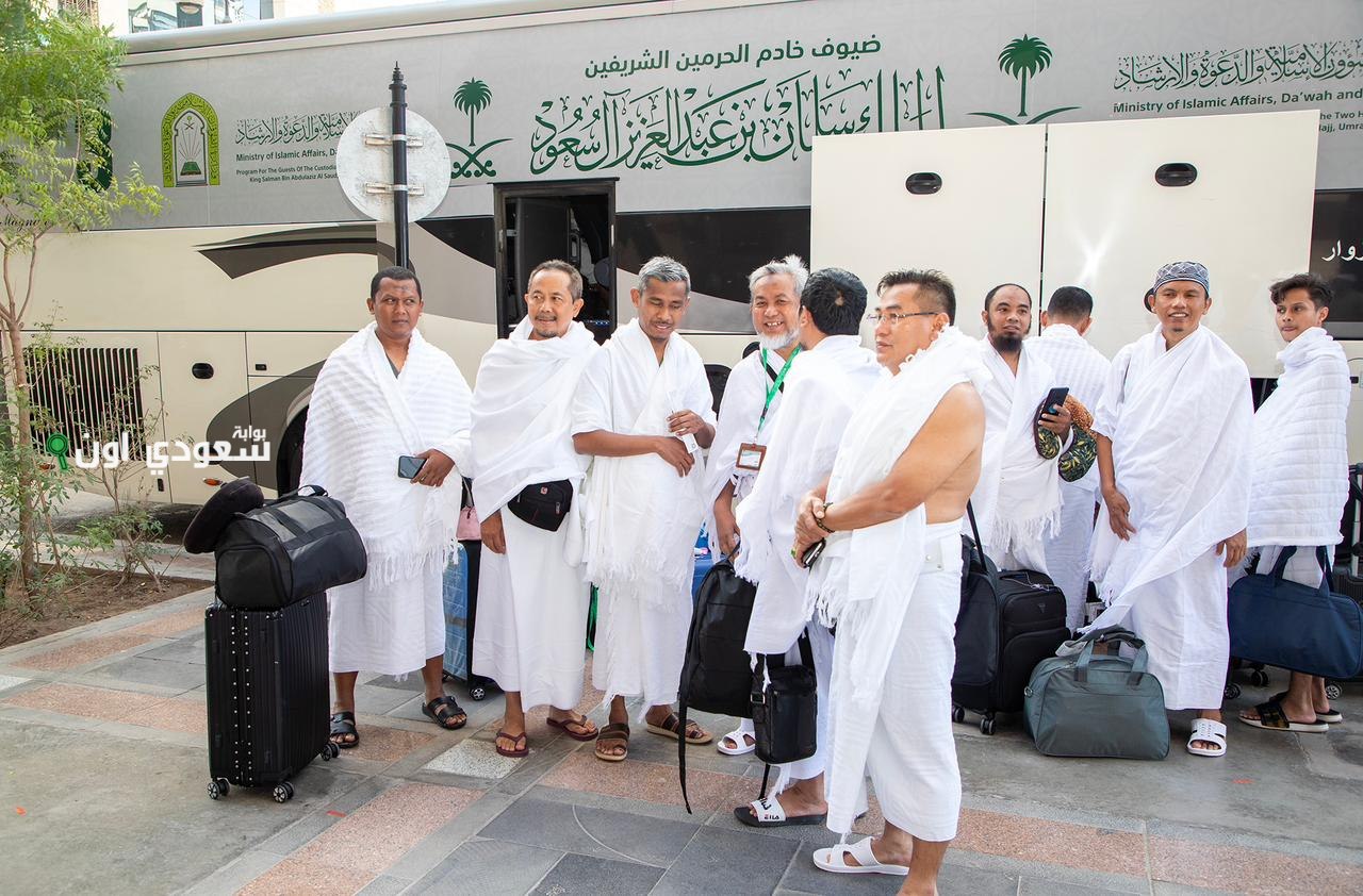 ضيوف برنامج خادم الحرمين يغادرون مكة