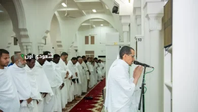 الحجاج يؤدون صلاتي المغرب والعشاء في مزدلفة