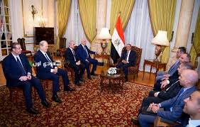 وزير الخارجية يتناول مع نظيره المصري مستجدات الأوضاع في قطاع غزة والضفة الغربية