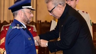 رئيس باكستان يكرم رئيس أركان القوات البحرية بوسام نيشان الامتياز العسكري