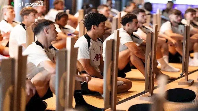 جلسة تأمل لفريق ليفربول تمتد لمباراة يوكوهاما مع استمرار عدم حركته الملحوظة