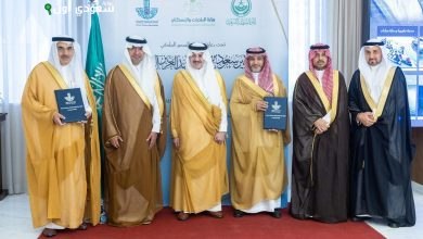 أمير الشرقية يستقبل موظفي أمانة الأحساء في لقاء رسمي لتعزيز التعاون المحلي