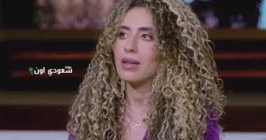 الشاعرة الغنائية منة عدلي