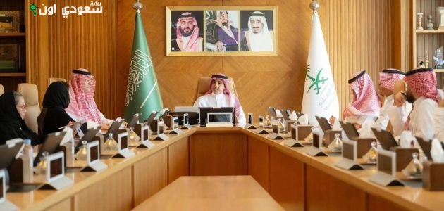 الصورة الرئيسية للمقال: وزير الإعلام والرئيس التنفيذي لـ«SRMG» يستعرضان تطورات نقل المسابقات الرياضية السعودية