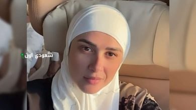 ياسمين عبد العزيز تدهش متابعيها بإطلالة جديدة تحمل ملامح الحجاب المميزة