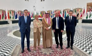 عادل الجبير يستقبل السيناتور ستيف داينز