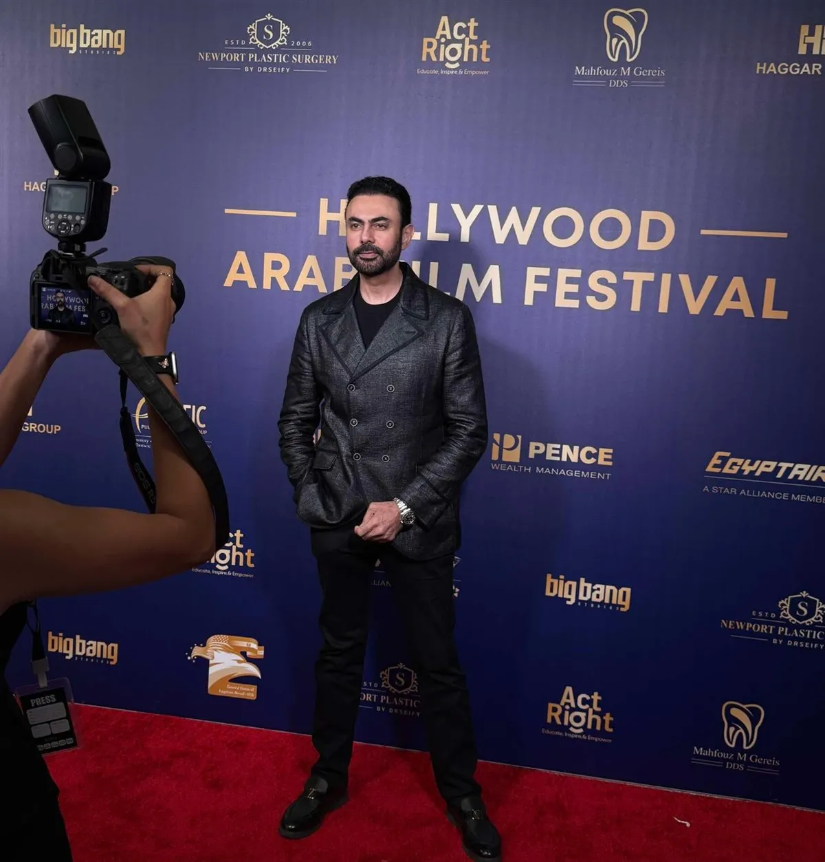 محمد كريم يتلقى تكريمًا خاصًا من مجلس شيوخ كاليفورنيا