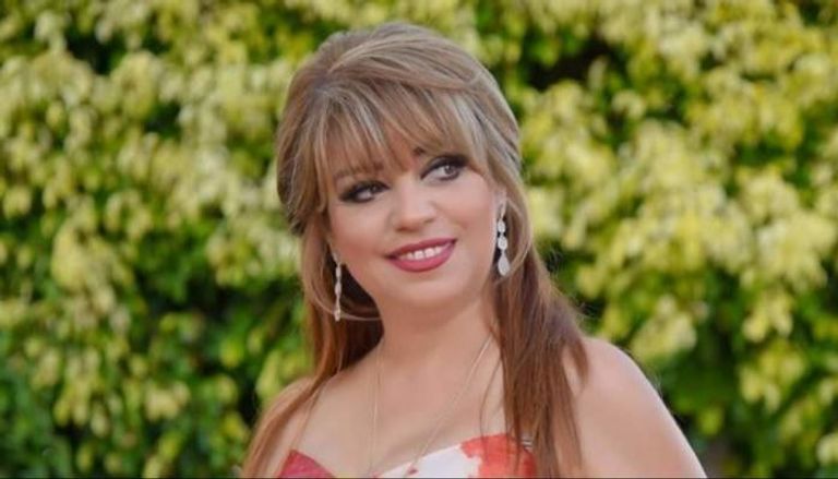 الفنانة السورية سمر عبد