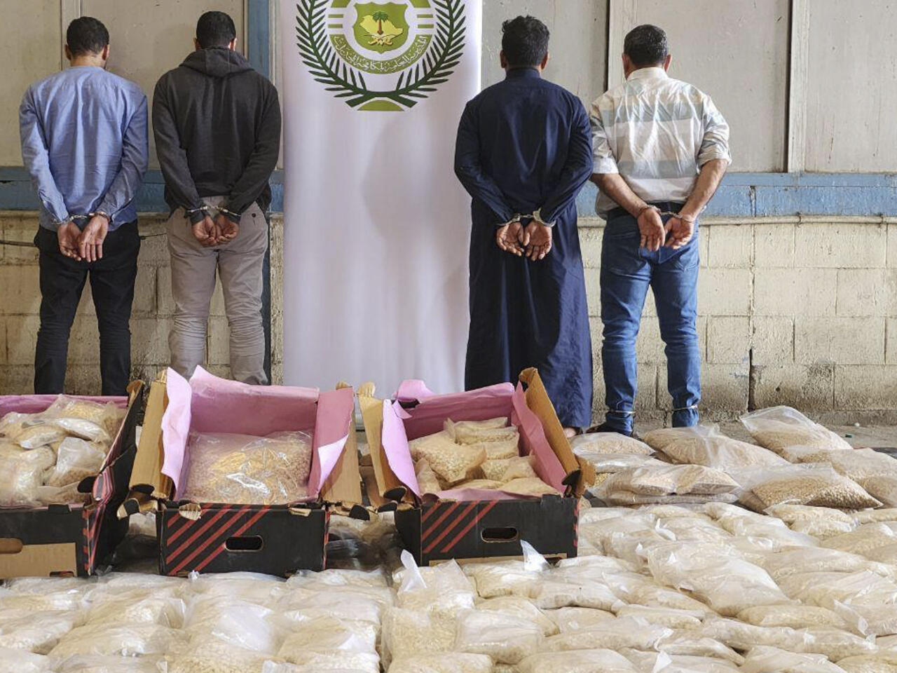 مروج مخدرات سعودي في الرياض