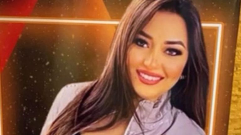 المطربة الشعبية رحمة محسن