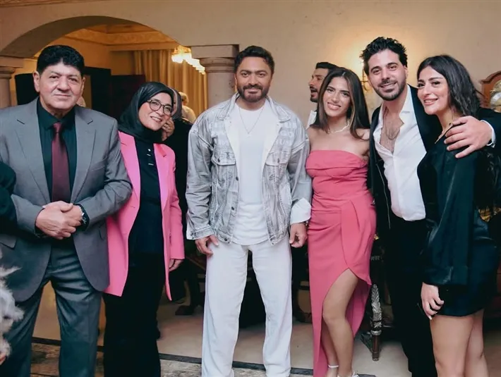 المونتير عمرو عاكف يحتفل بخطوبته في أجواء عائلية بحضور نجوم الفن المونتير عمرو عاكف يحتفل بخطوبته