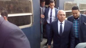 كامل الوزير بيتفقد خط القطار السريع
