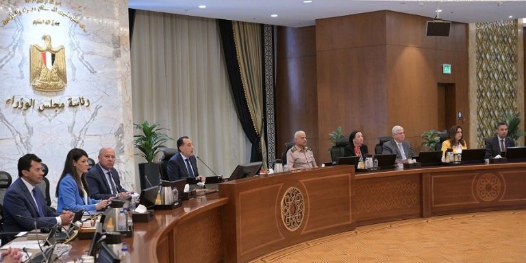 لجنة عليا لتطبيق نظام المخاطر وتسهيل الإفراج الجمركي