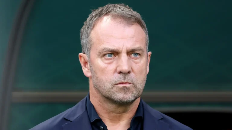 مدربه الألماني هانسي فليك