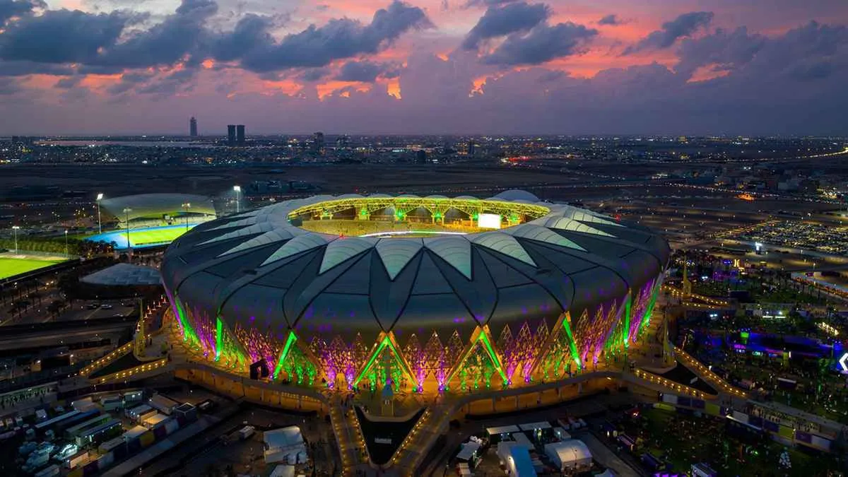 ملعب الجوهرة المشعة