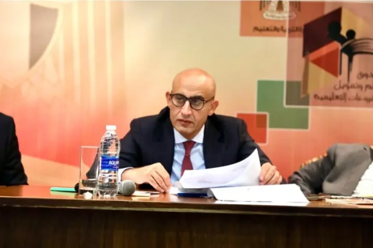 إلغاء درجات مادة اللغة الثانية من مجموع الثانوية العامة