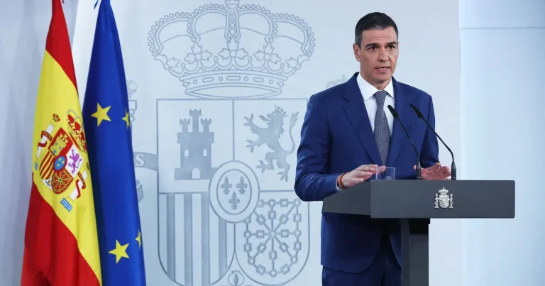 رئيس وزراء إسبانيا يكشف عن آخر مستجدات انقطاع الكهرباء في الدولة.