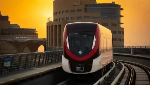 سيتم تطبيق مخالفة جديدة على مستخدمي مسارات قطار الرياض والسبب تكرار هذا الخطأ