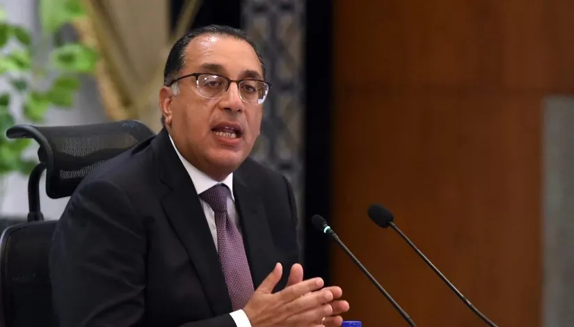 مدبولي يتفقد مشروع الأبراج ومبادرة بيتك في مصر بالعلمين مصطفى مدبولي