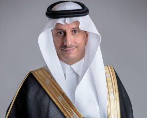 وزير السياحة يهنئ القيادة