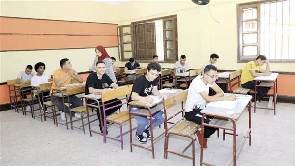 مصر تعتمد درجات الرأفة النهائية لطلاب الصف الثالث الإعدادي
