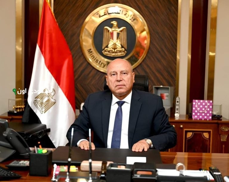 وزير الصناعة