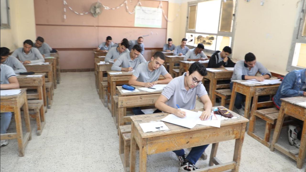 لطلاب الدبلومات الفنية .. طريقة الحصول على رقم جلوسك ومقر لجنتك
