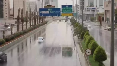 أمطار غزيره ورياح قويه تضرب مناطق بالمملكه