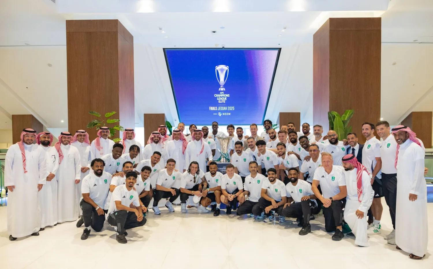 الأهلي بكأس النخبه