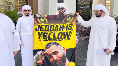 أربعة إماراتيين يشجعون لاعبي الاتحاد قبل نهائي كأس الملك في ملعب الإنماء بجدة