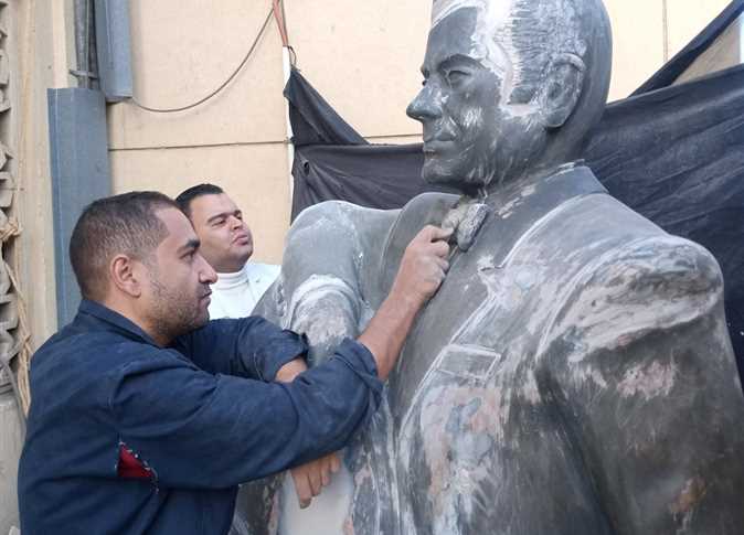 ترميم تمثال فريد الأطرش