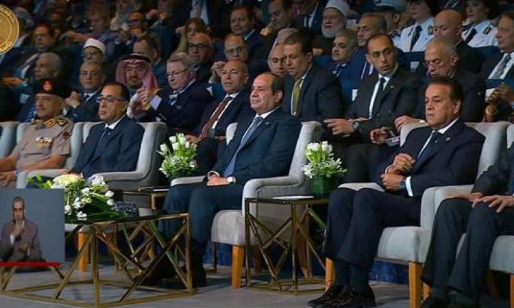 السيسي يكرم الصنايعية