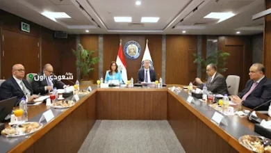 وزير البترول مع القيادات