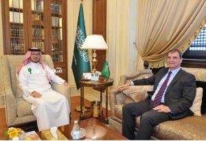 سفير السعودية في لبنان يلتقي وفد صندوق النقد الدولي