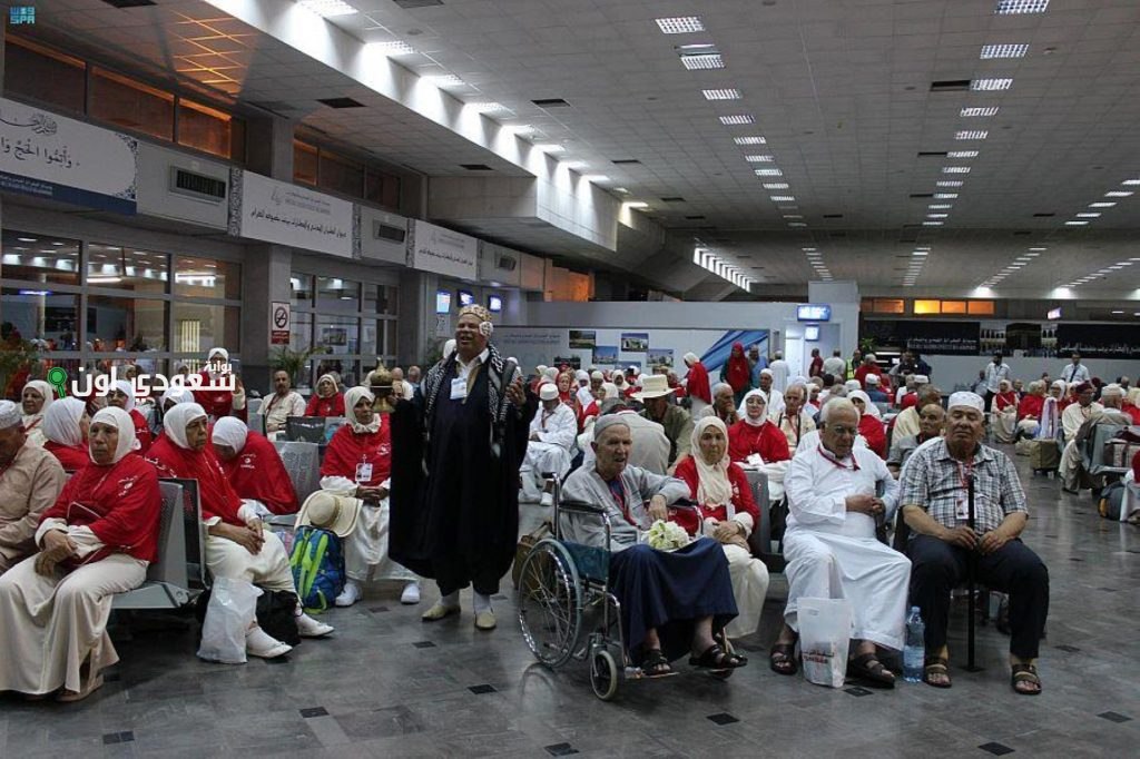 الفوج الأول من الحجاج