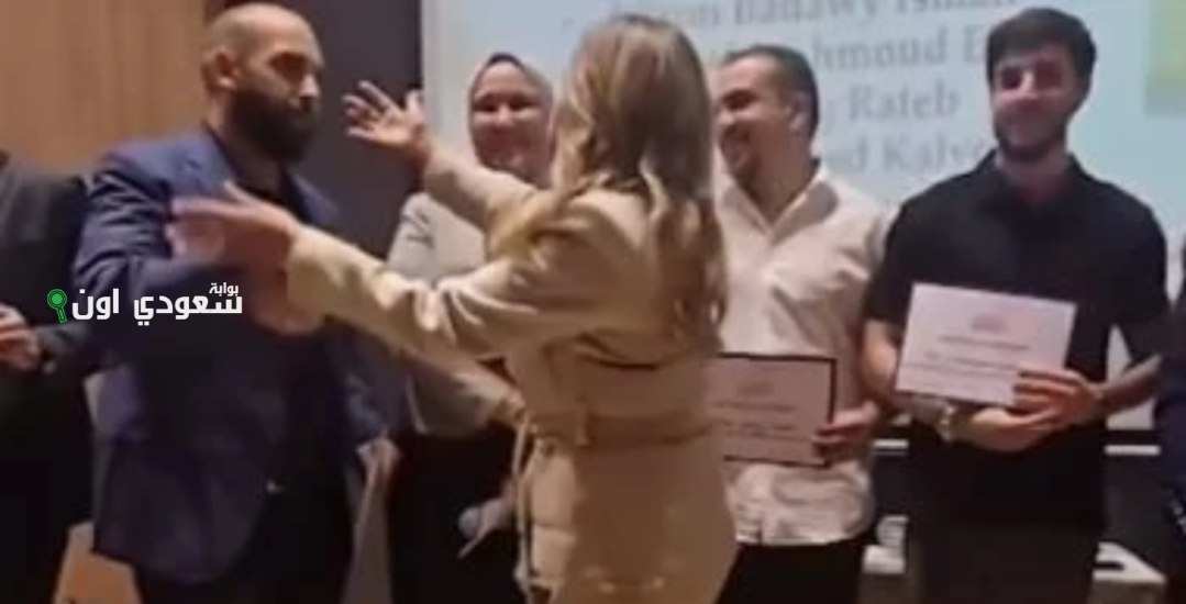 ليلى علوى تحتفل بنجاح