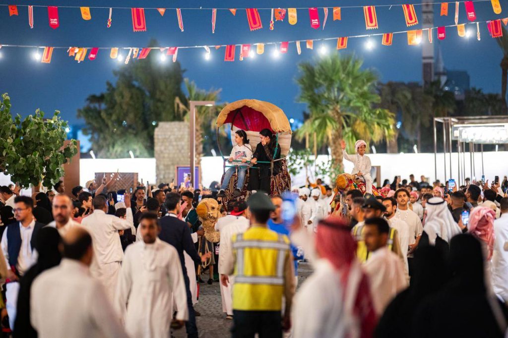 جولة ماتعة للمعتمرين من
