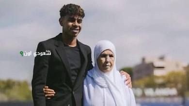 لامين يامال يرفض التقاط صورة رسمية مع رئيس برشلونة بسبب جدته التي أثرت في قراره