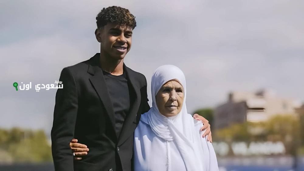 لامين يامال يرفض التقاط صورة رسمية مع رئيس برشلونة بسبب جدته التي أثرت في قراره
