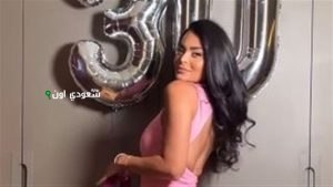 أسماء جلال تشعل أجواء عيد ميلادها الـ30