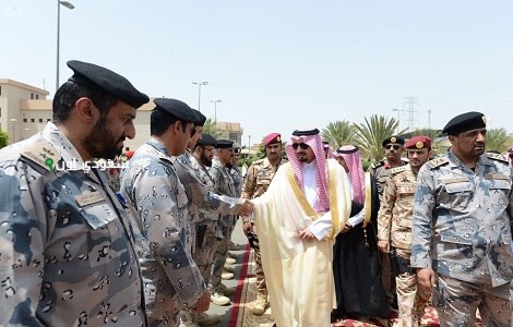 حرس الحدود في عسير ينقذ مواطناً علق في عرض البحر بعد تعطل واسطته البحرية