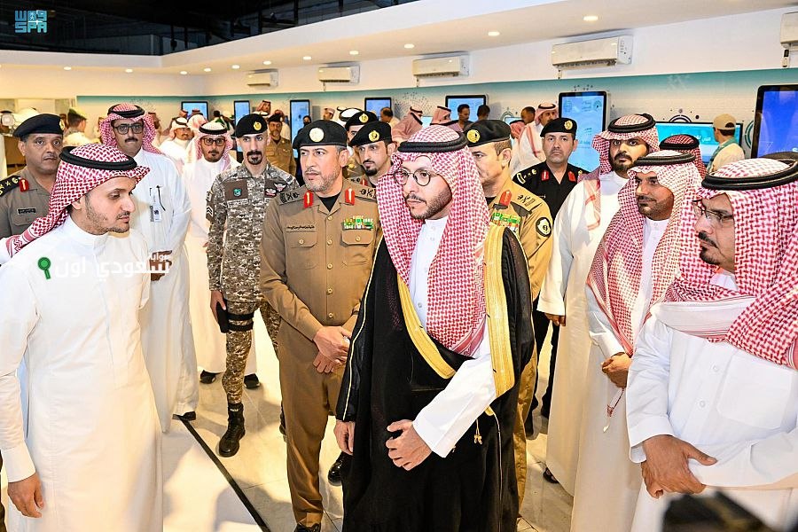 محافظ الطائف يزور مركز